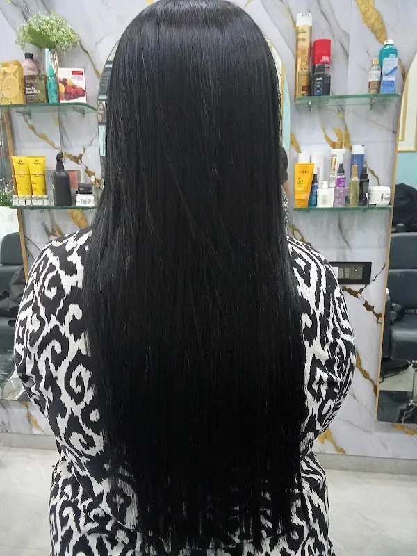 Nimoo's Family Salon And Makeup Studio