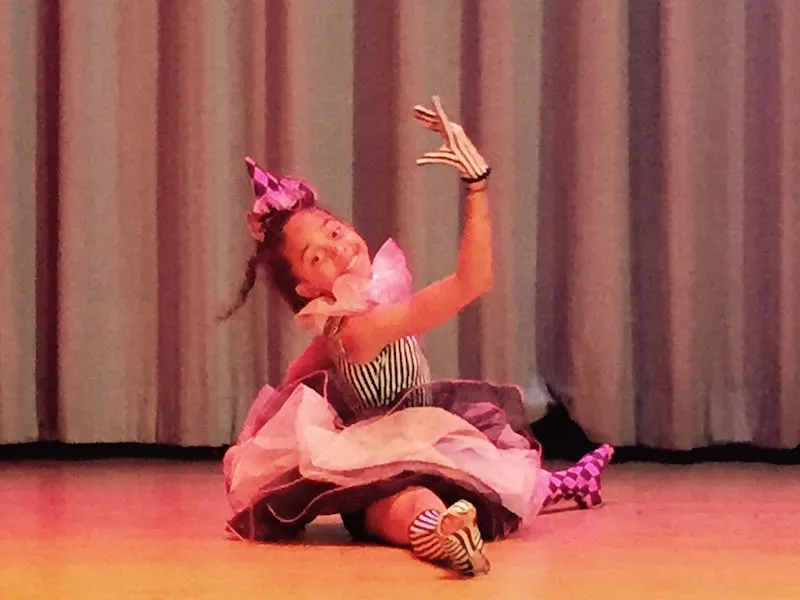 TamiCo. Dancin