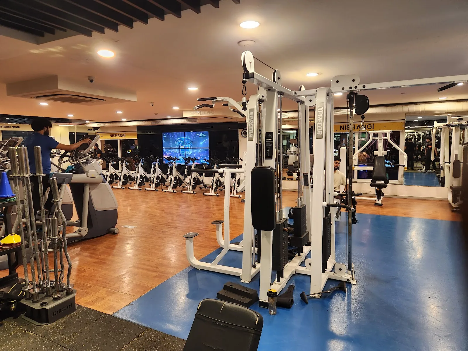Gold's Gym