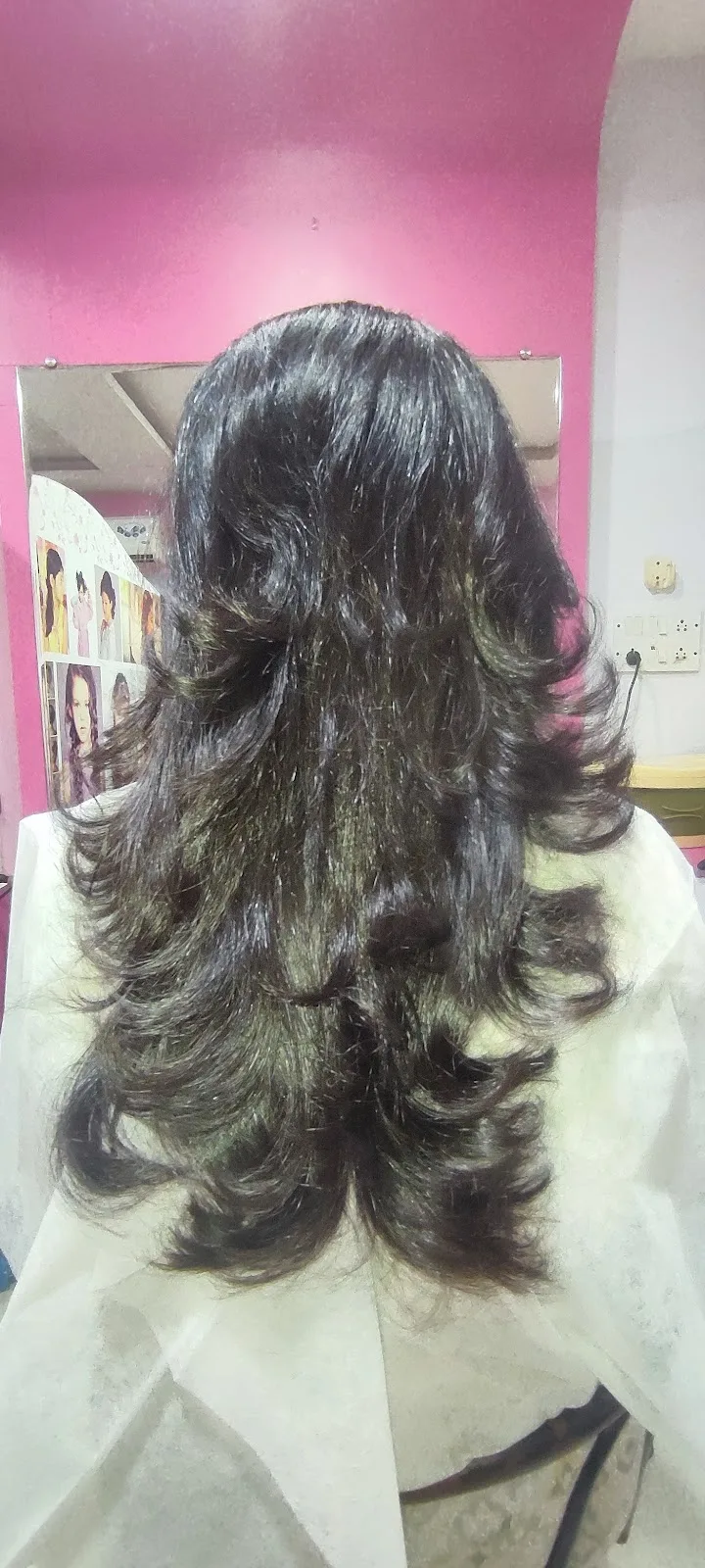 MONALISA BEAUTY PARLOUR