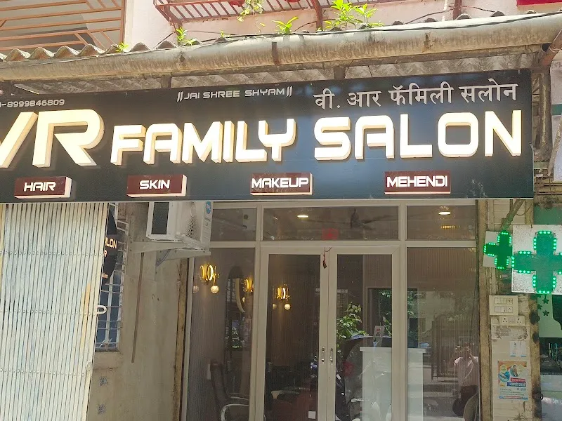 VR family salon