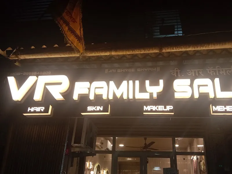 VR family salon