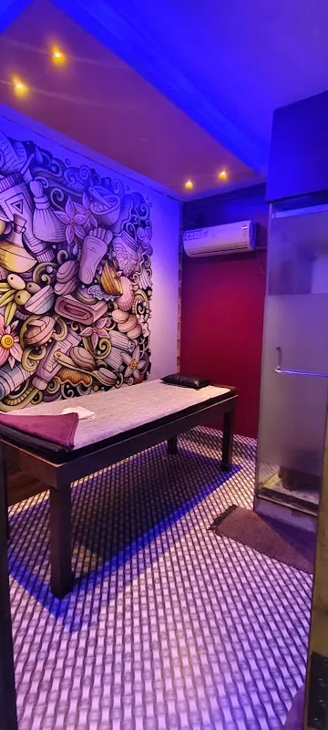 Golden Hands Unisex Spa Malleshwaram