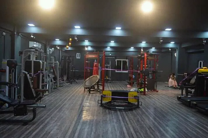 IRON HIDE FITNESS STUDIO