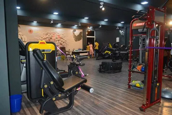 IRON HIDE FITNESS STUDIO
