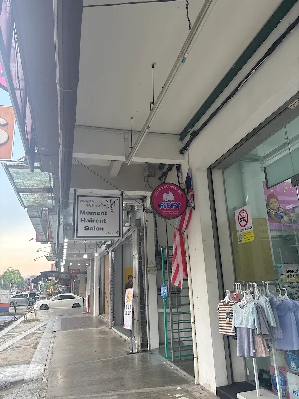 MOMENT HAIRCUT SALON
