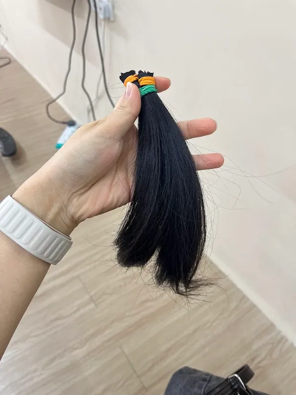 MOMENT HAIRCUT SALON