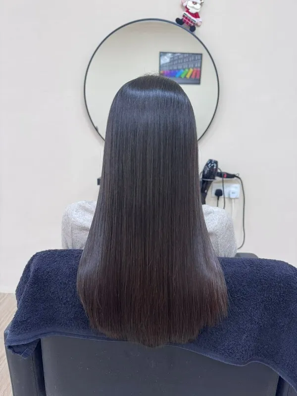 MOMENT HAIRCUT SALON