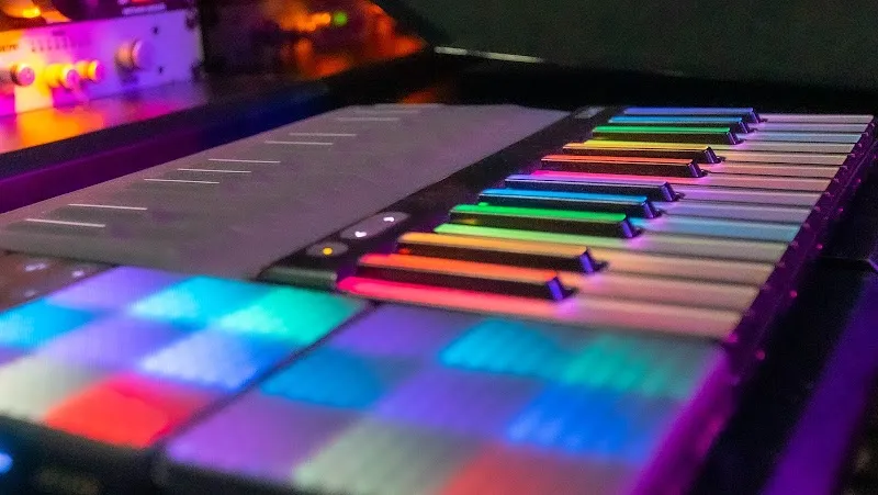 MRGE STUDIOS