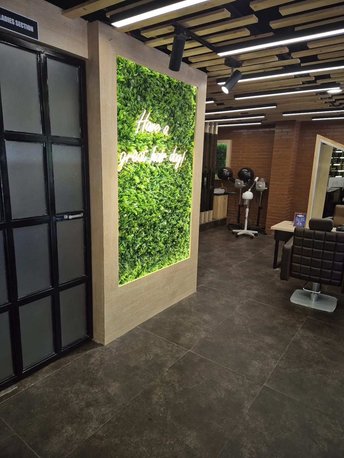 Green Trends Unisex Salon, Serilingampalle, Hyderabad