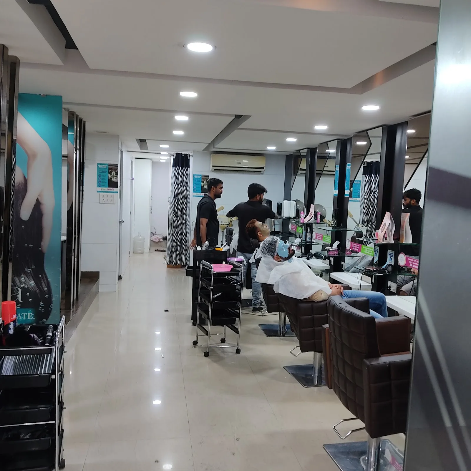Green Trends Unisex Salon, Serilingampalle, Hyderabad