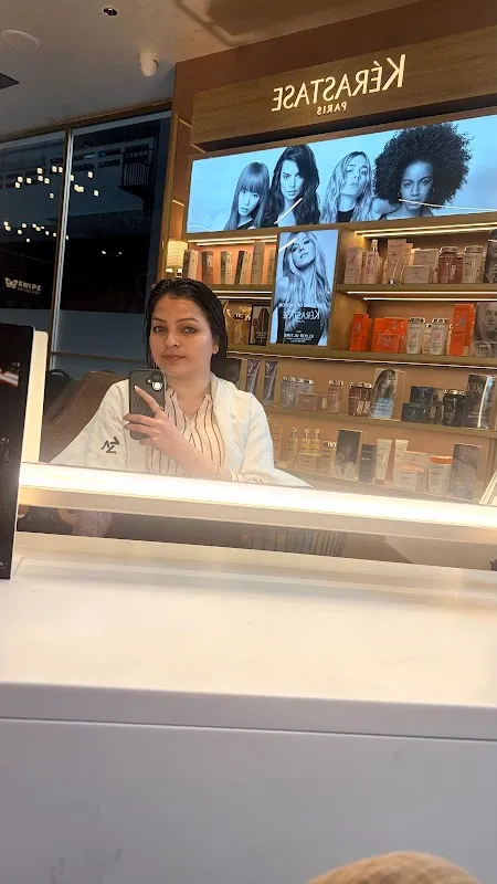 Affinity Salon, Connaught Place
