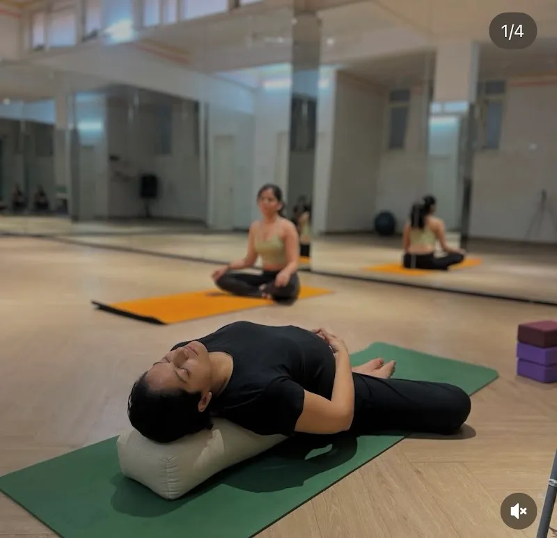 Yalloe Yoga Studio