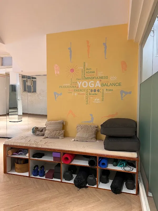 Yalloe Yoga Studio