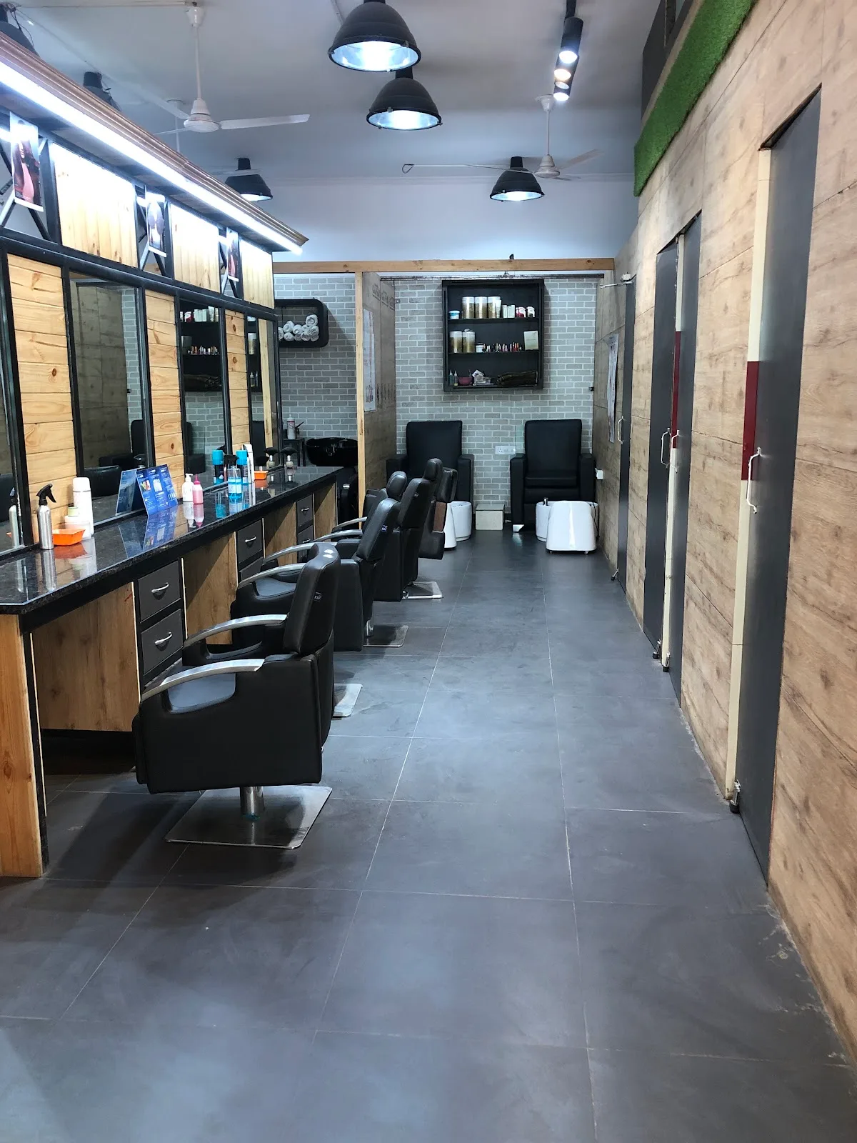 Kaaloas Unisex Salon
