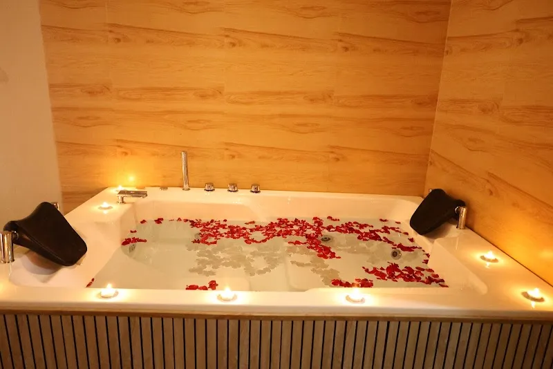 Mallorca Spa In Malad West