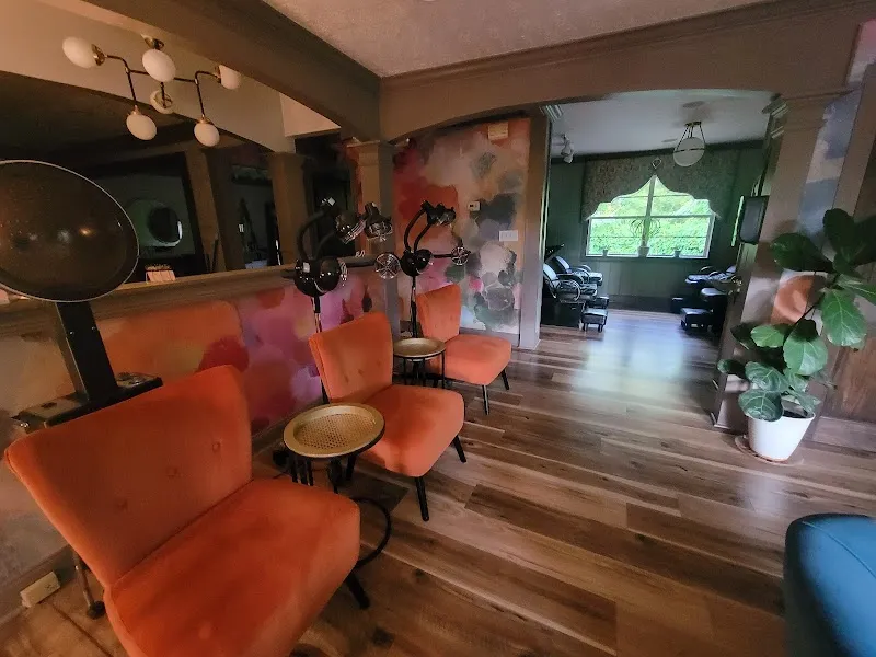 Kiwi Salon Hair Color & Design