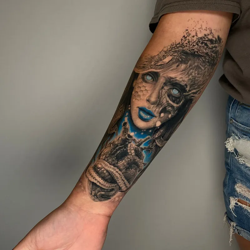 Thirteen Roses Tattoo & Aesthetics