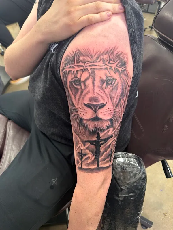 Thirteen Roses Tattoo & Aesthetics