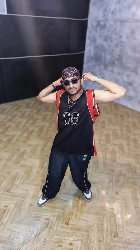 DANCE WITH SWAG STUDIO