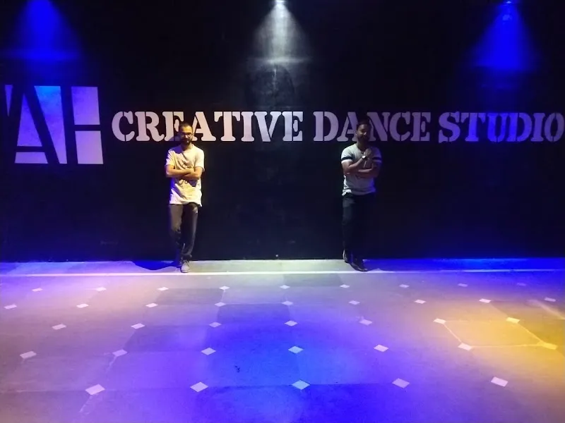 DANCE WITH SWAG STUDIO