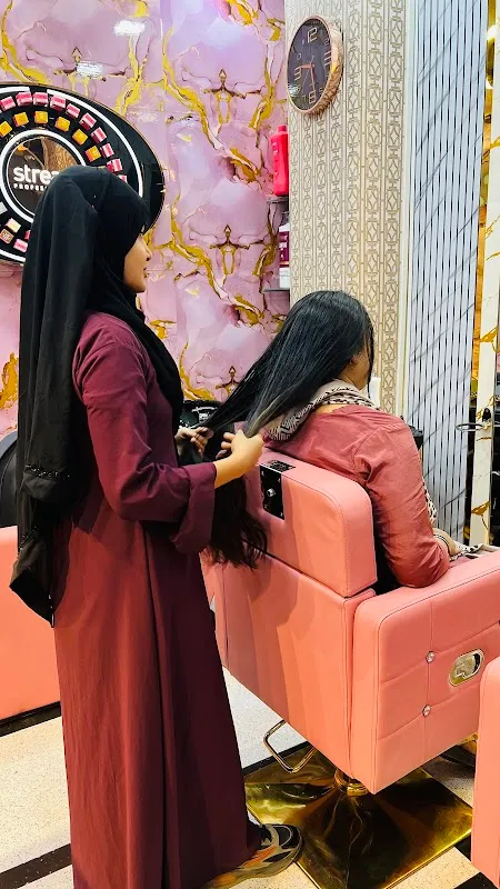 Royal Salon Mumbra
