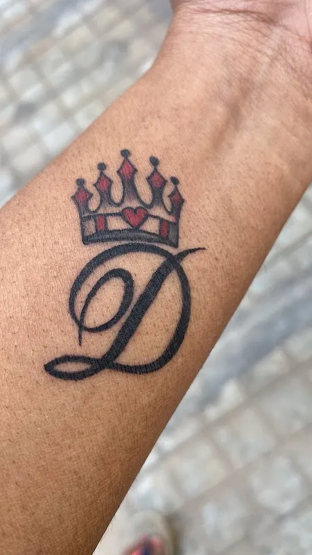 V tattoo studio
