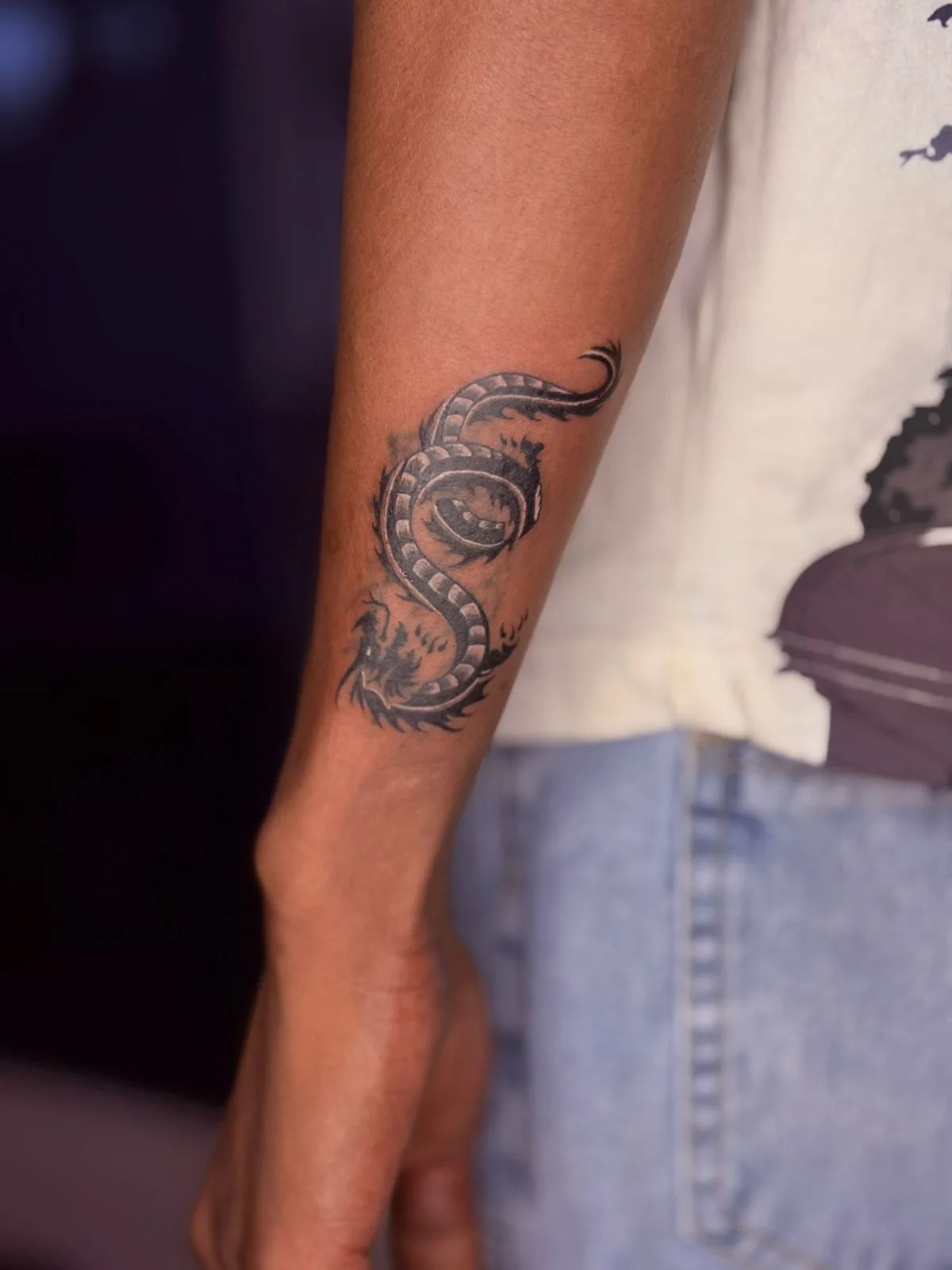 R"Tattoos & Piercing Studio