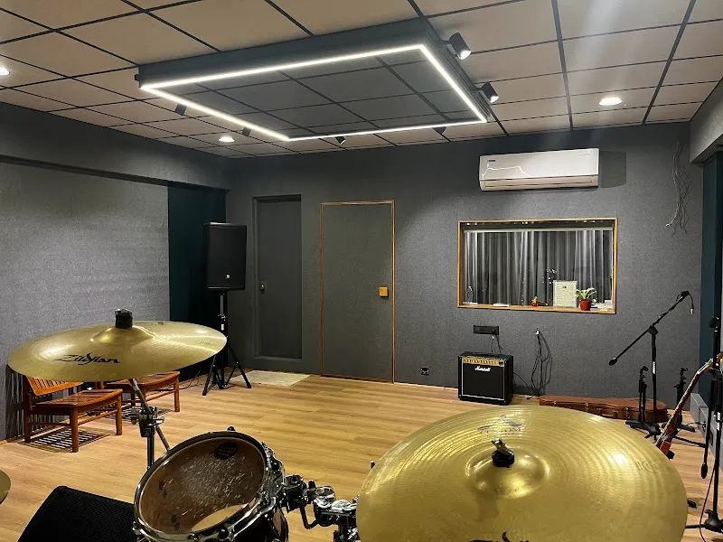 Rococo Studio & Jamspace