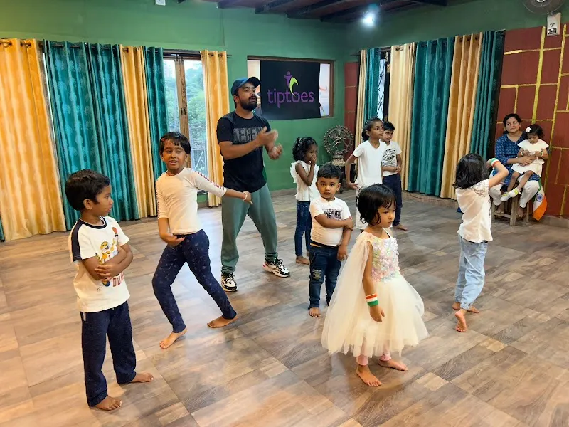 Tiptoes dance studio