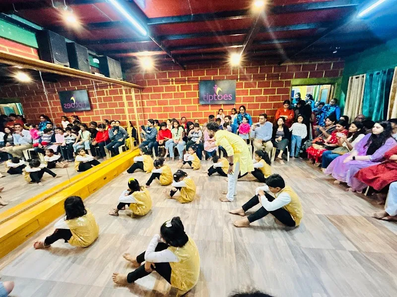 Tiptoes dance studio