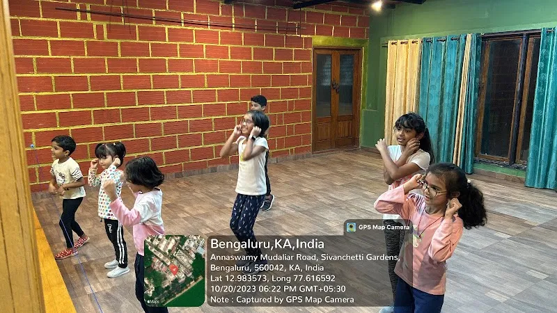 Tiptoes dance studio