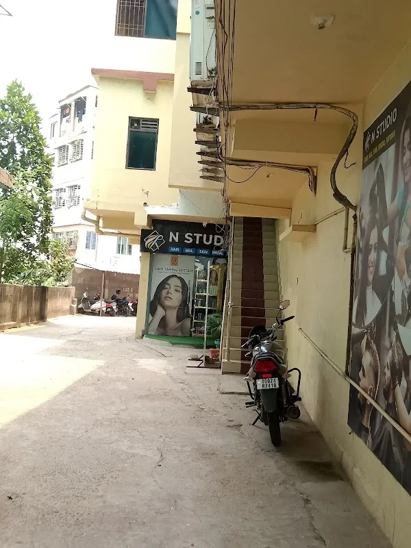 N STUDIO * A Professional Unisex Salon *