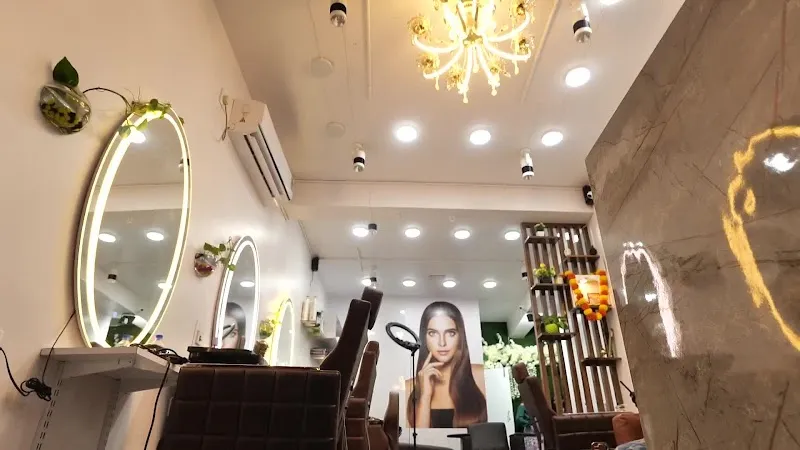 N STUDIO * A Professional Unisex Salon *