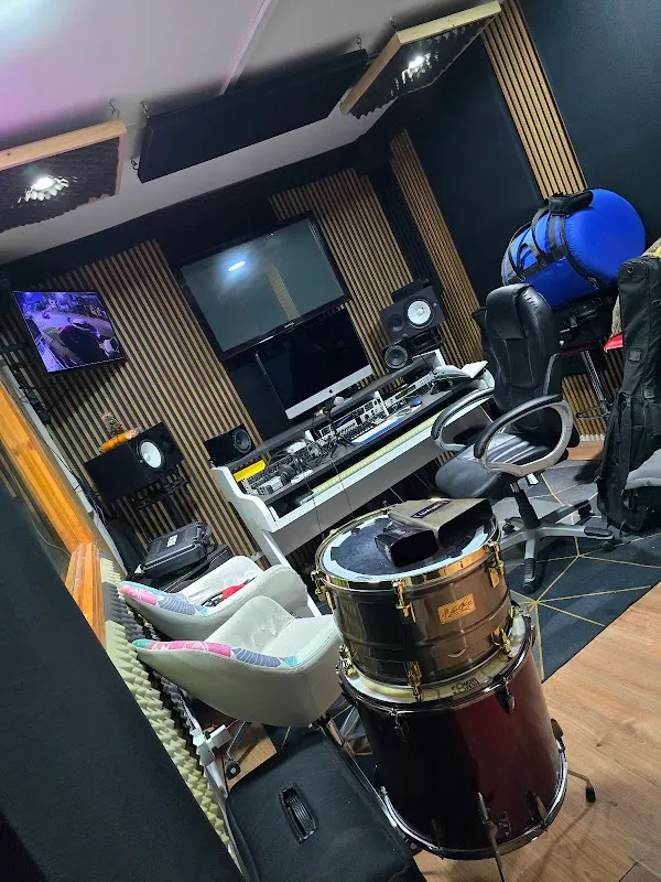 Estudio De Grabacion Liraaudio Pro
