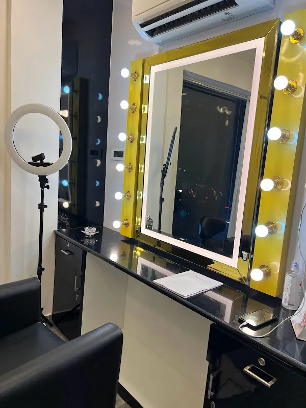 Lakme Salon For Him and Her in Saheed Nagar,Bhubaneswar