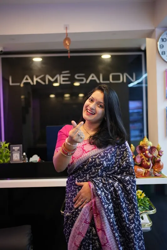Lakme Salon For Him and Her in Saheed Nagar,Bhubaneswar