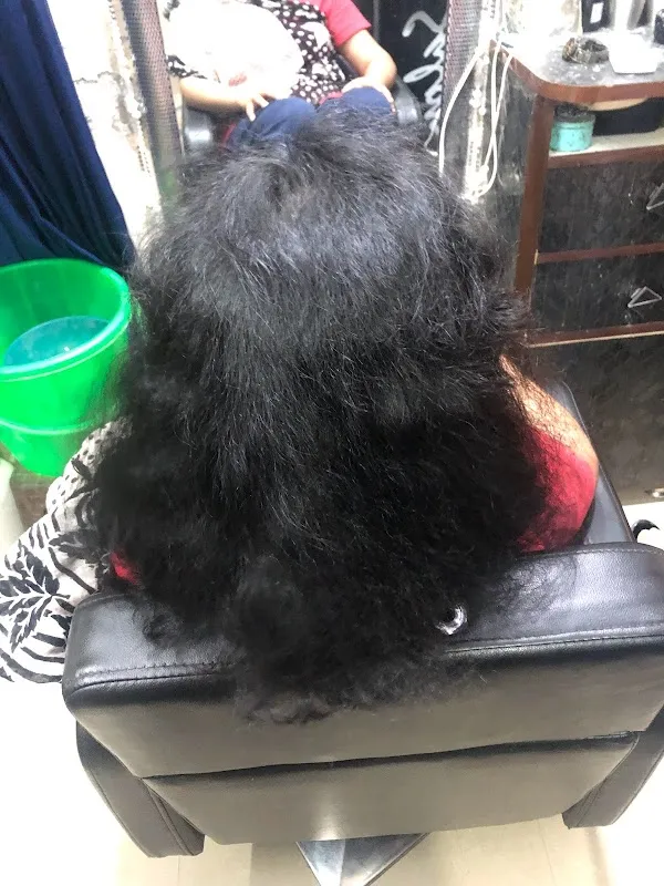 GLOWISH BEAUTY SALON