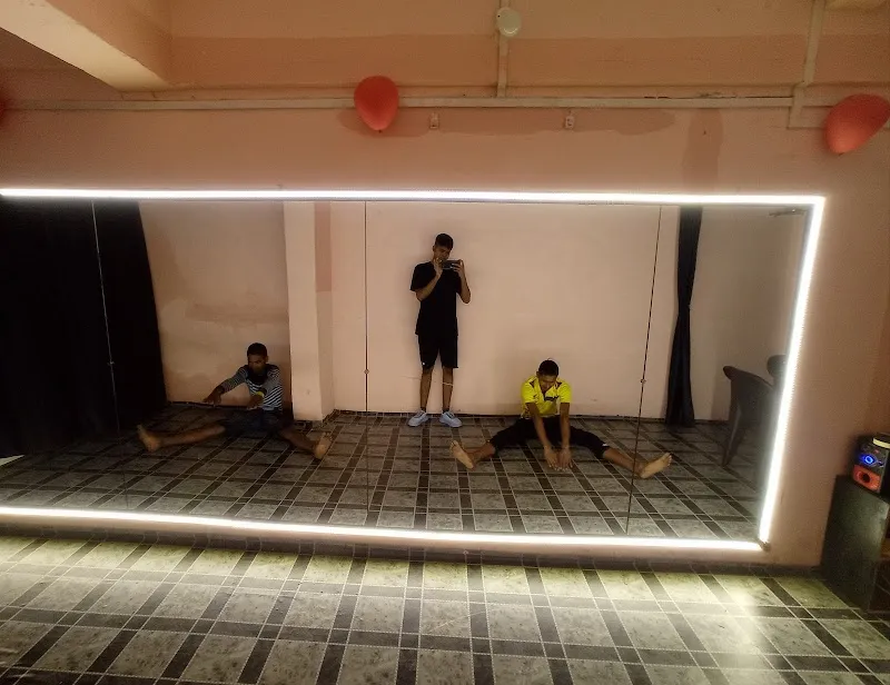 Praveen Dance Academy (PDA)