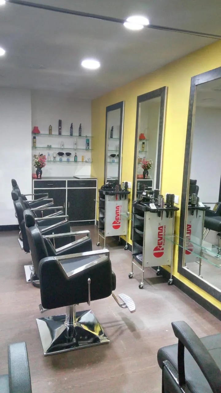 STYLE SPARK Unisex Salon
