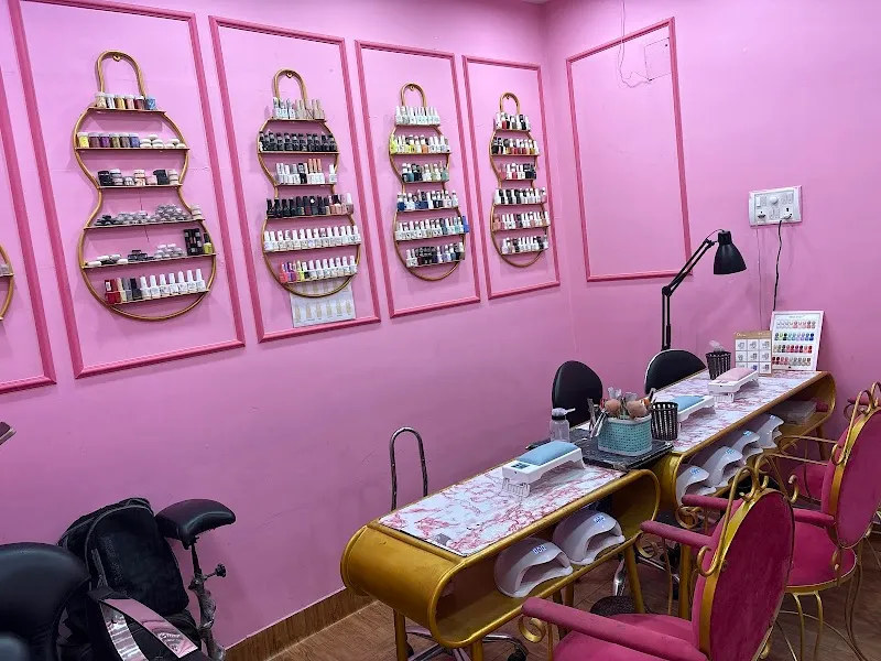 Me Diva Shalimar Bagh - Best Nail Art & Eyelashes And Tattoo Studio