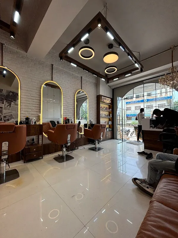 Habibs Hair And Beauty Salon Akola
