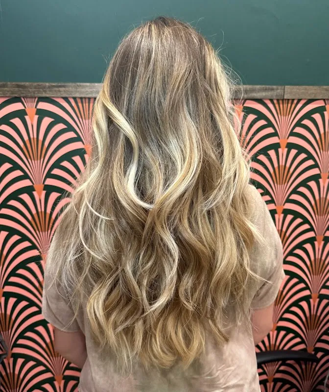 Salon Poppy
