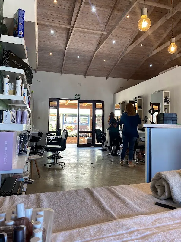 Turning Heads Hair and Beauty Studio