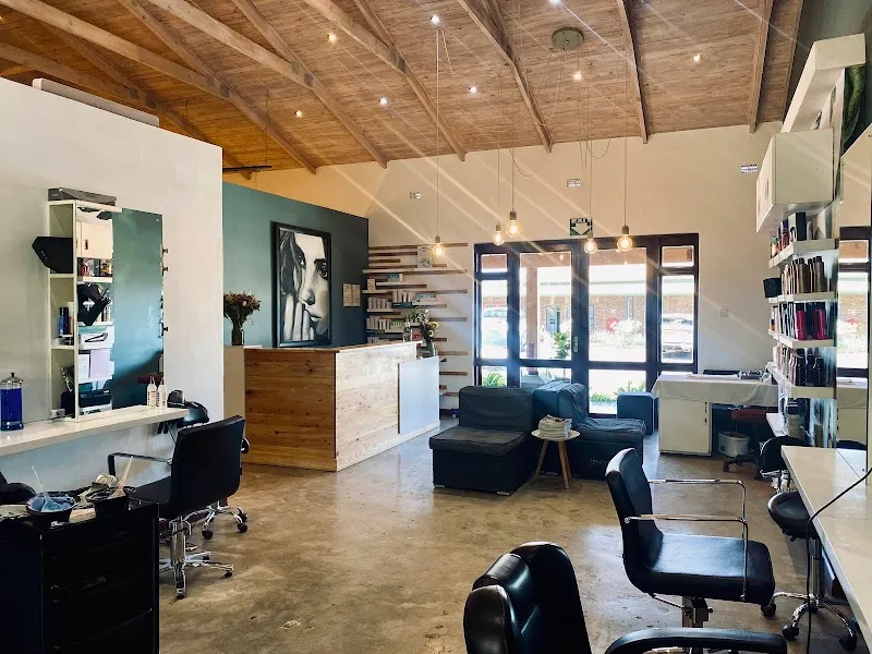 Turning Heads Hair and Beauty Studio