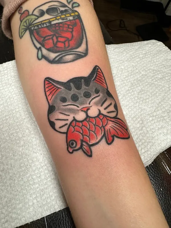 NO IDOLS TATTOO & PIERCING