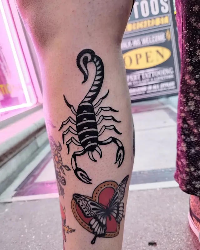 NO IDOLS TATTOO & PIERCING