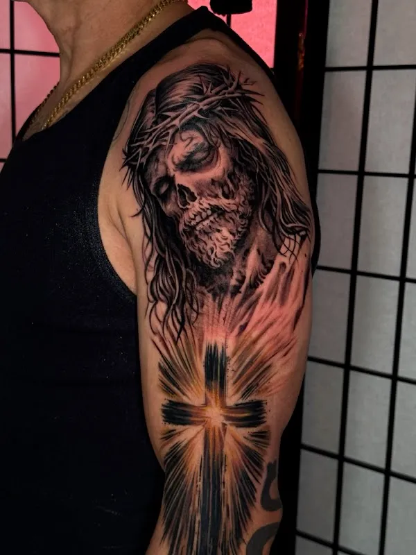 NO IDOLS TATTOO & PIERCING