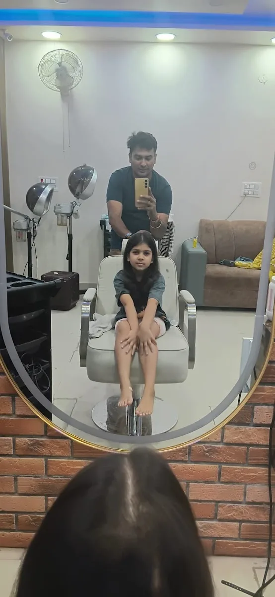 OM UNISEX SALON | BEST UNISEX SALON IN FARIDABAD