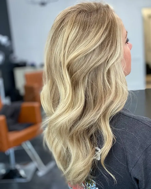 HAIR Salon & Boutique